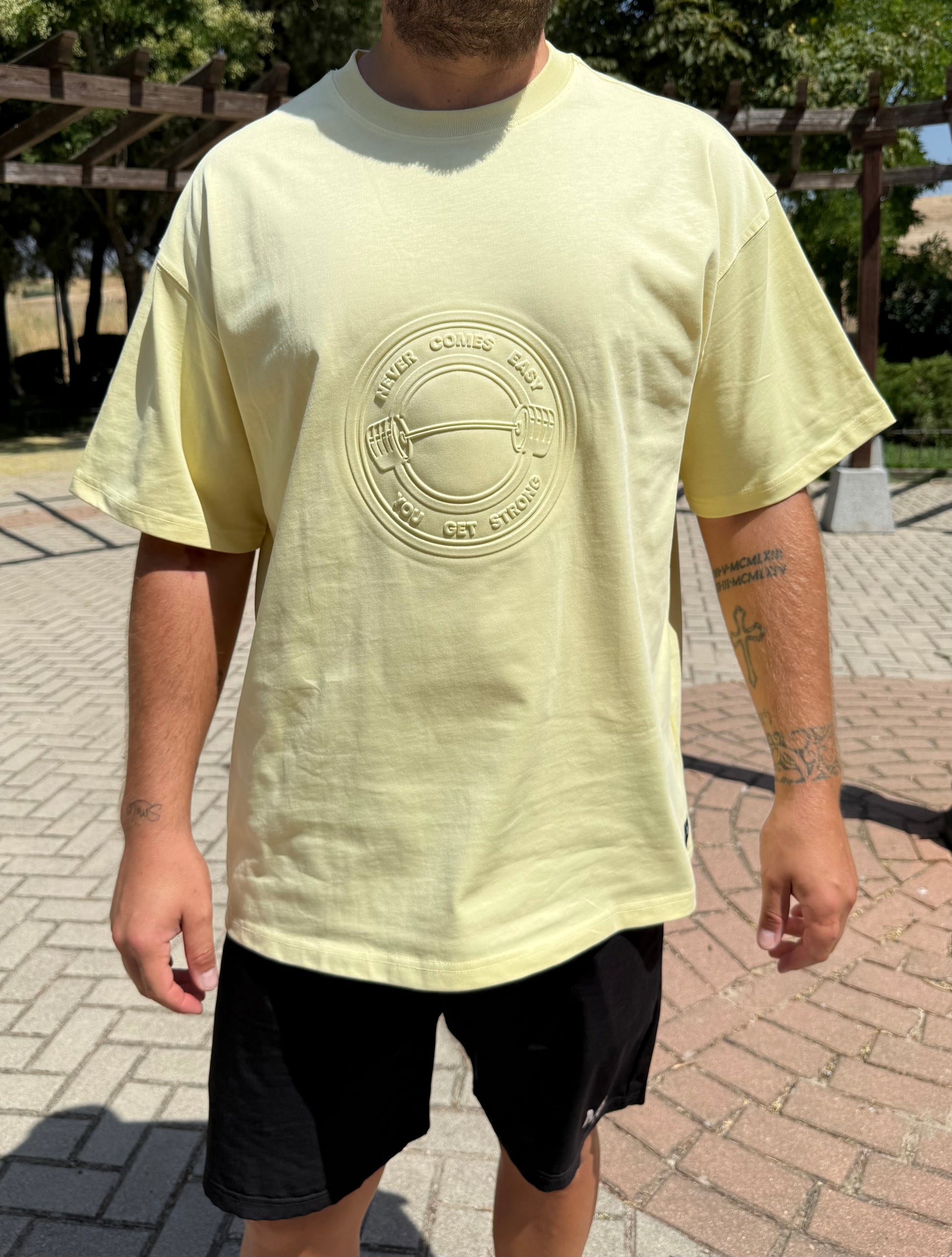 Camiseta Strong M2B - Amarillo solar