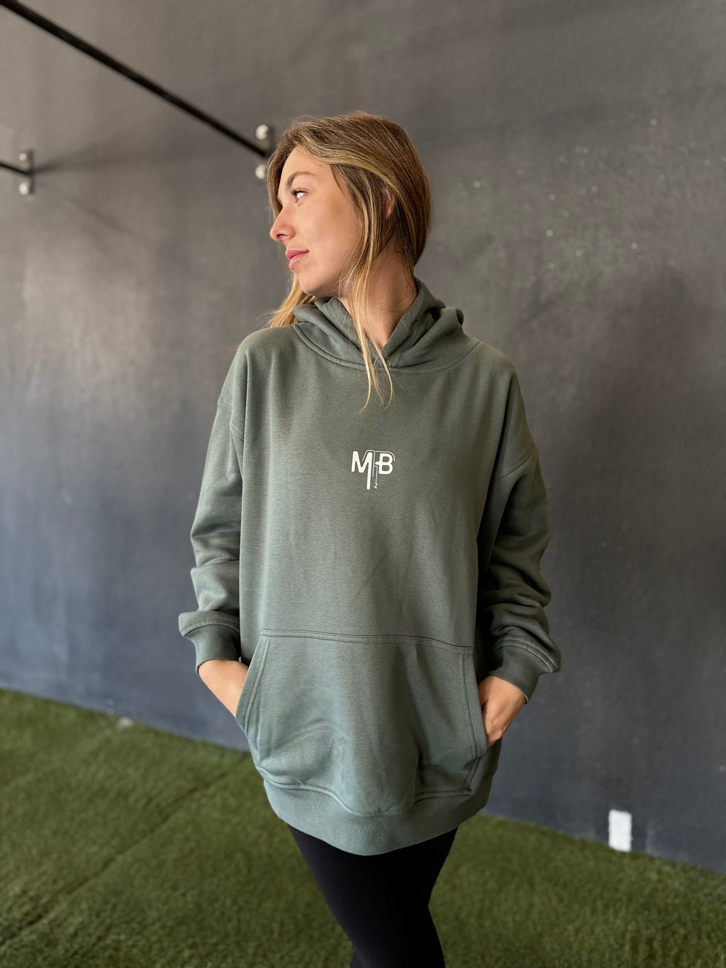 Sudadera verde Ambitiou2