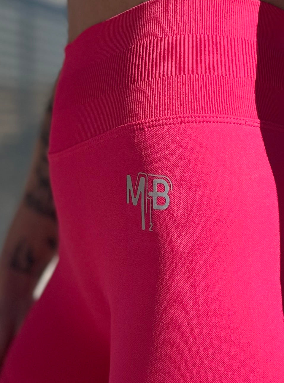 Short Deportivo M2B Hyperpink