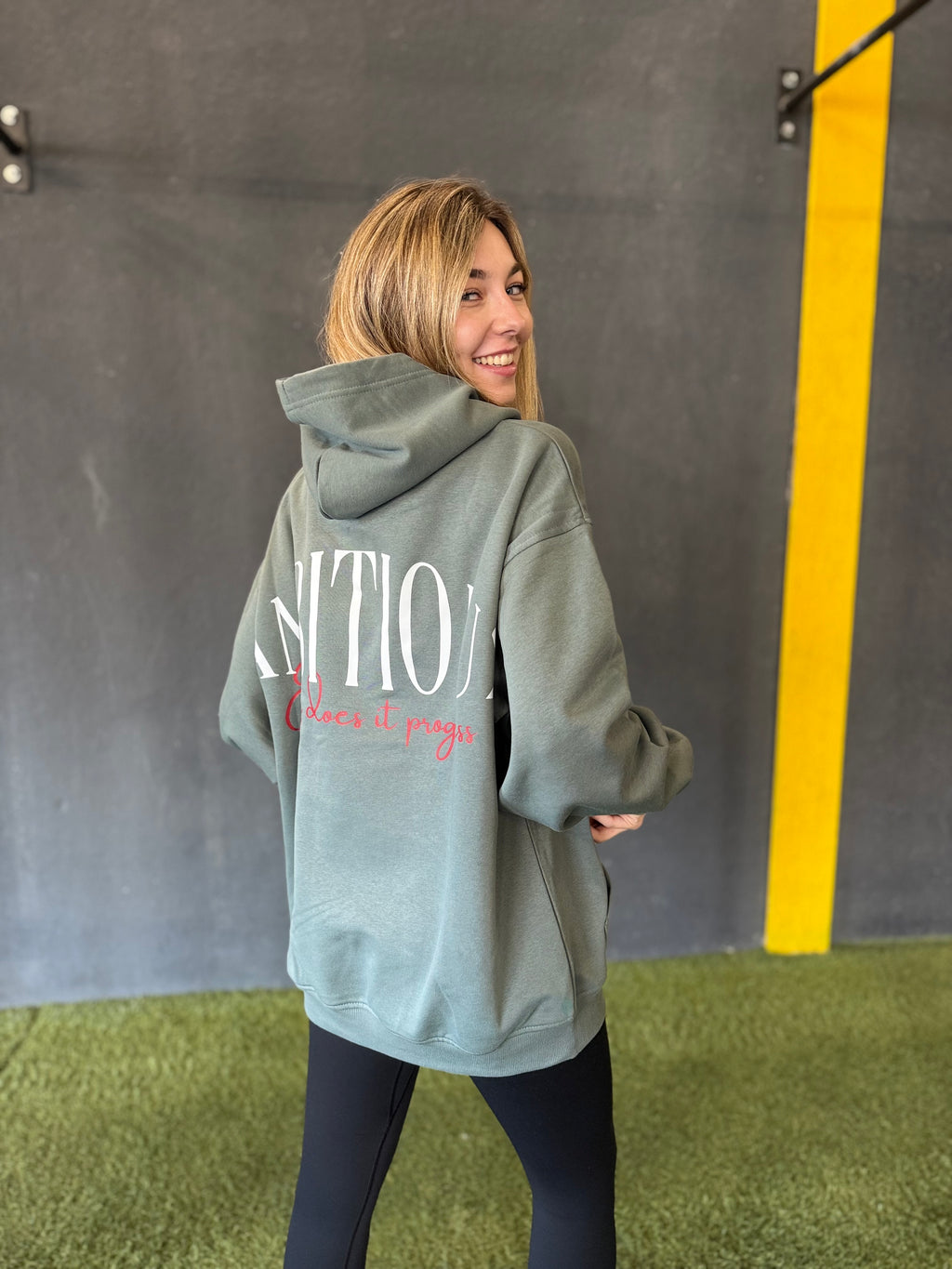 Sudadera verde Ambitiou2