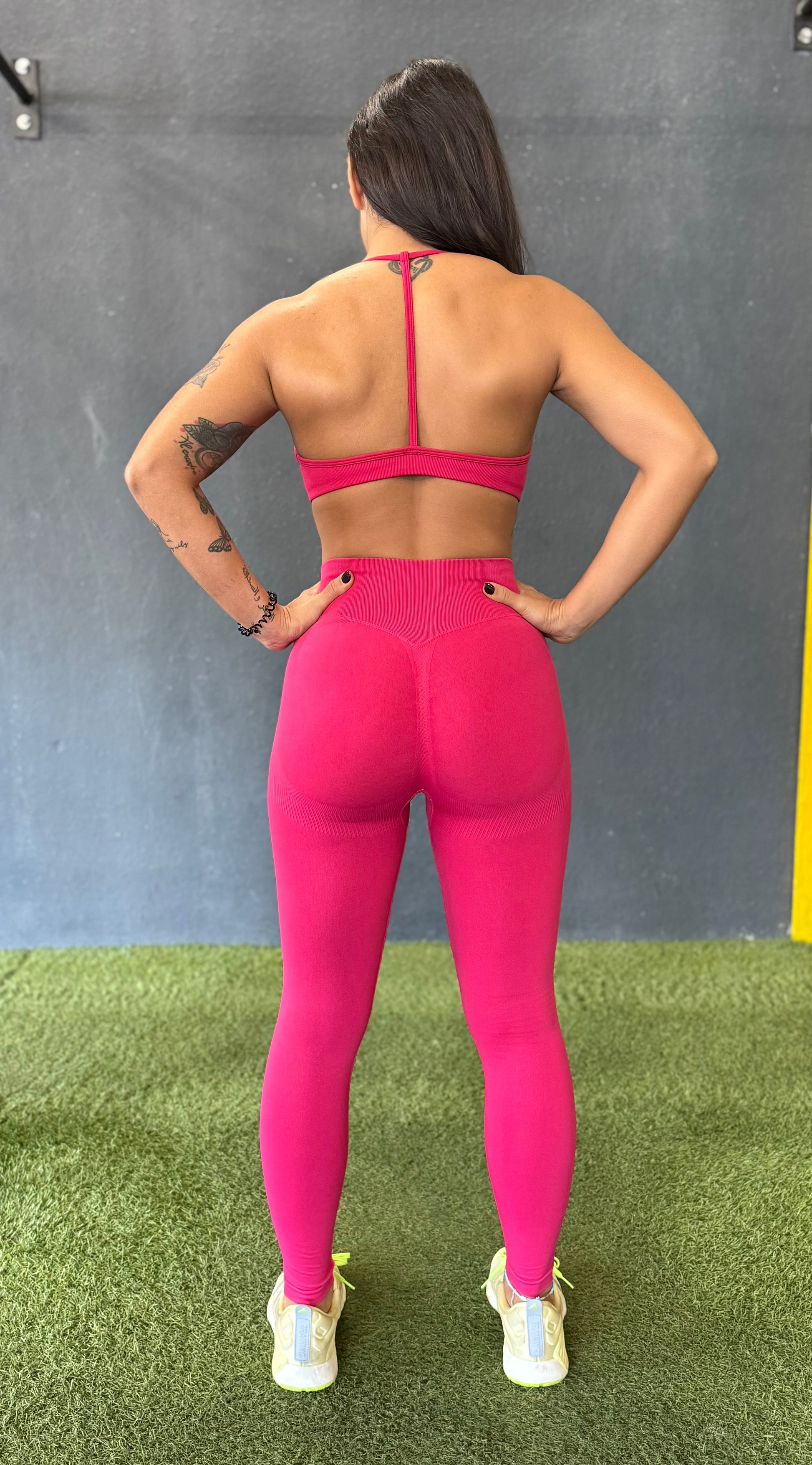 Top deportivo M2B rosé life