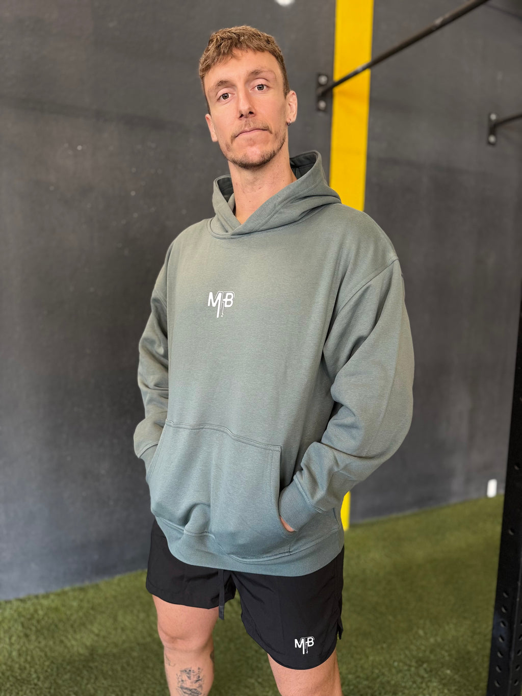 Sudadera verde Ambitiou2