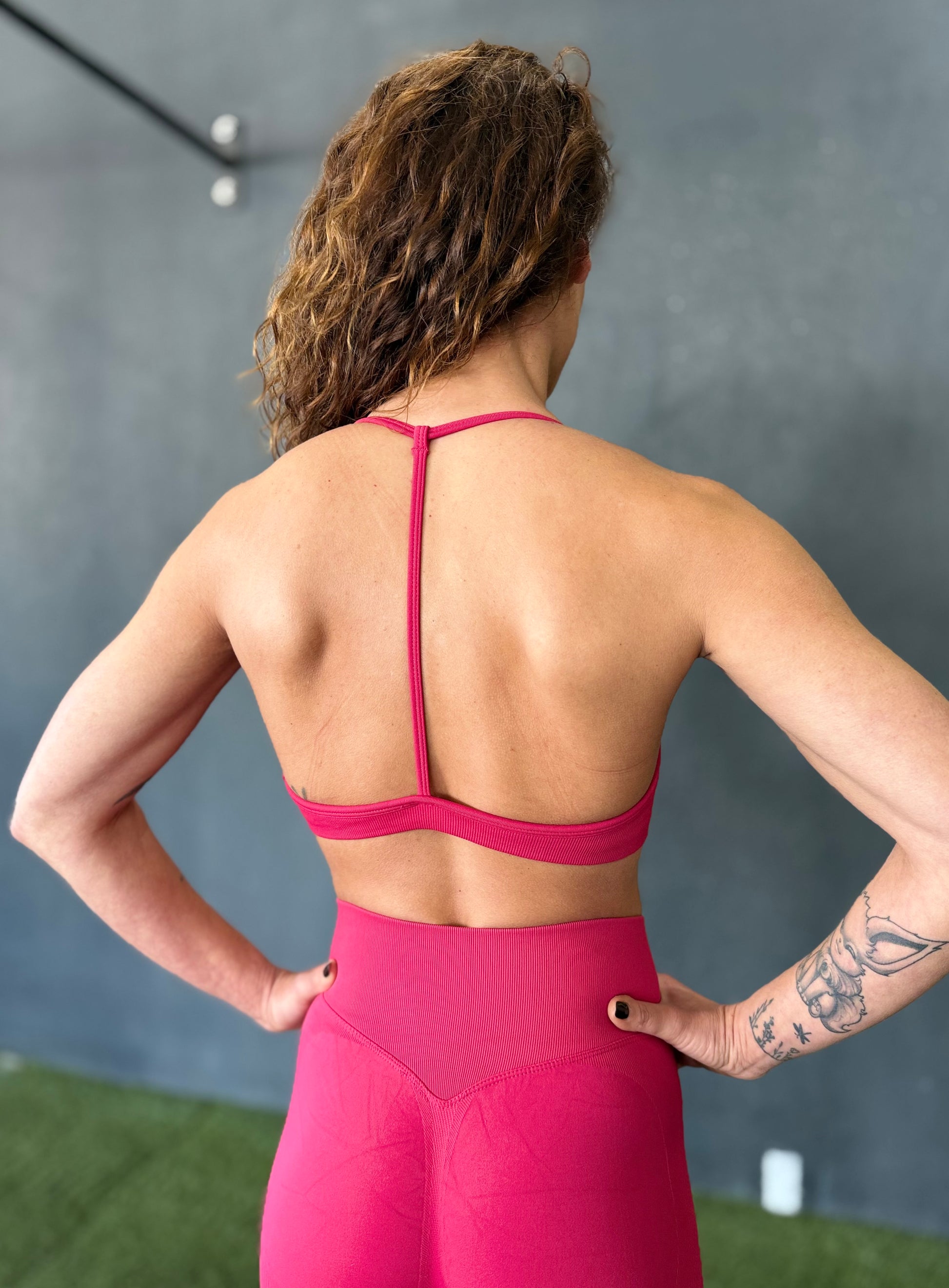 Top deportivo M2B rosé life