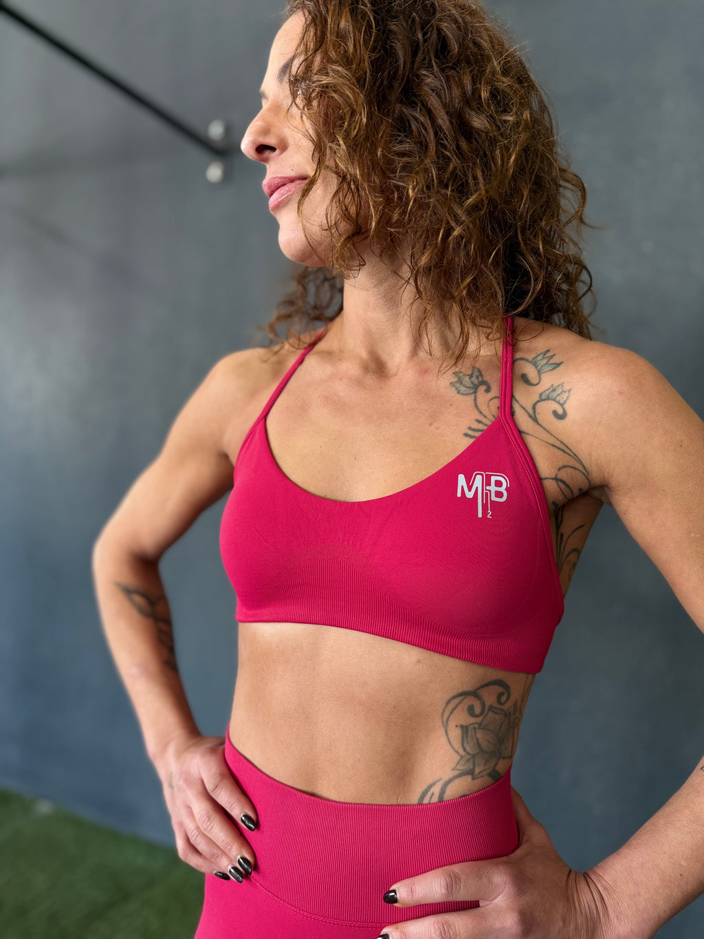 Top deportivo M2B rosé life