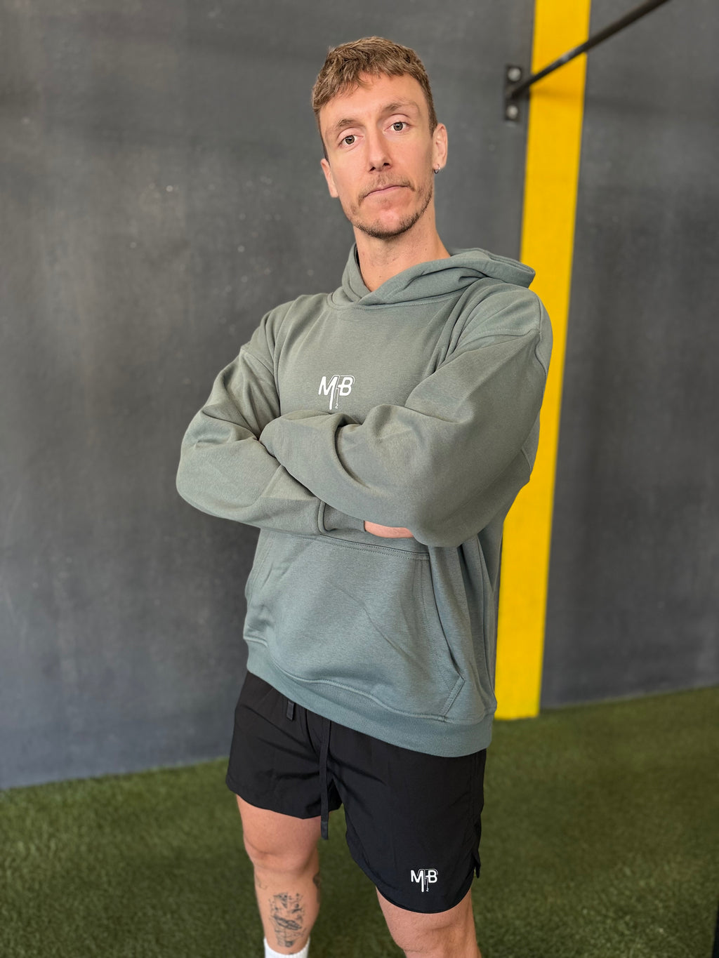 Sudadera verde Ambitiou2